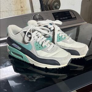 Nike Air Max Shoes in Cream and Mint